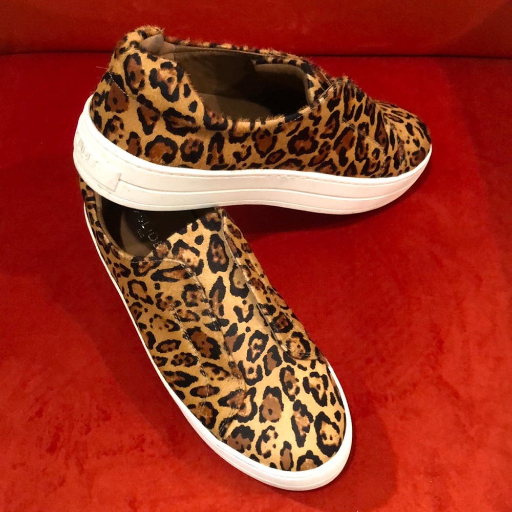 Platform leopard print slip-on Sneaker
